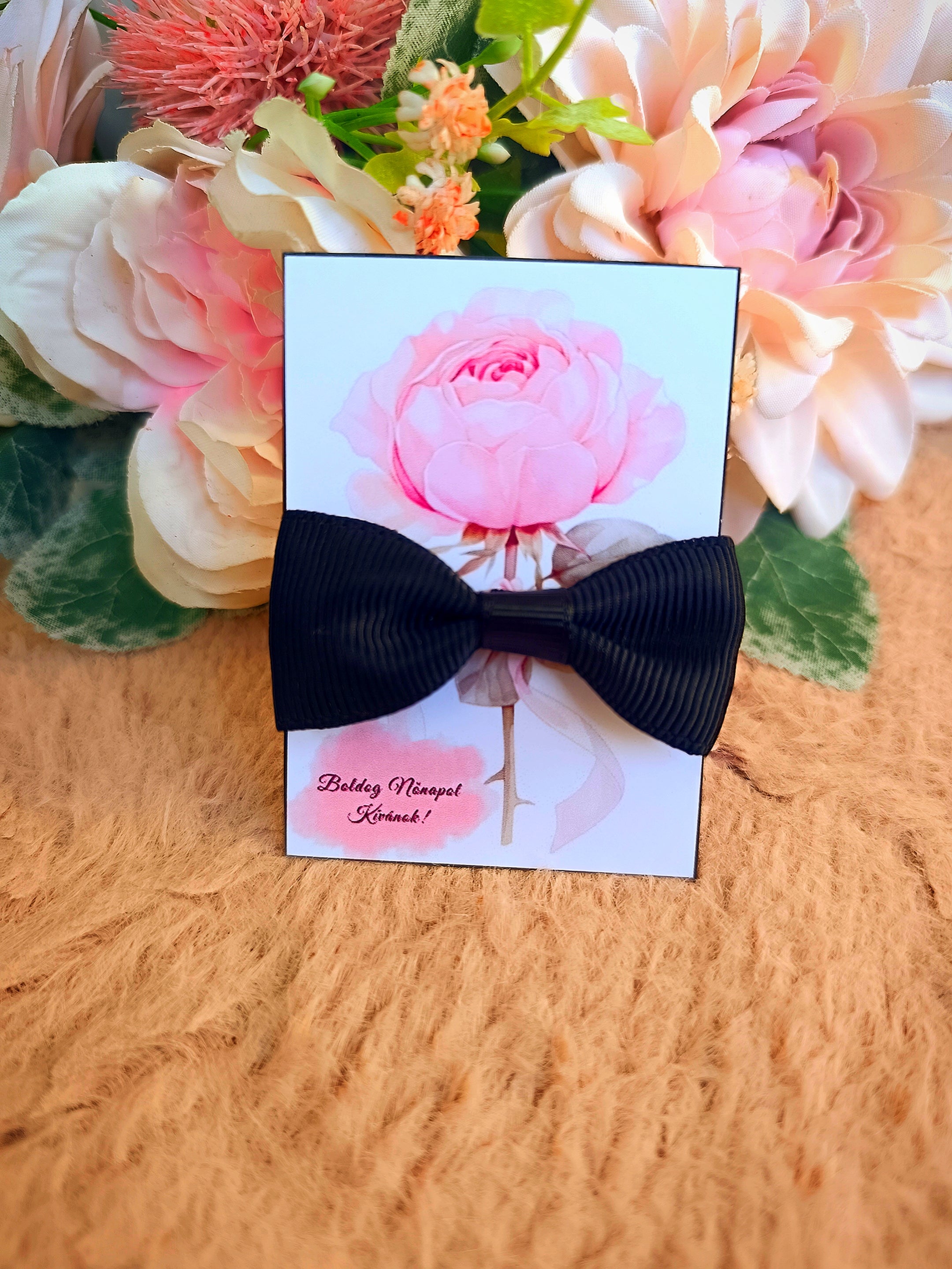 Ajándék masni hajgumi nőnapi fekete